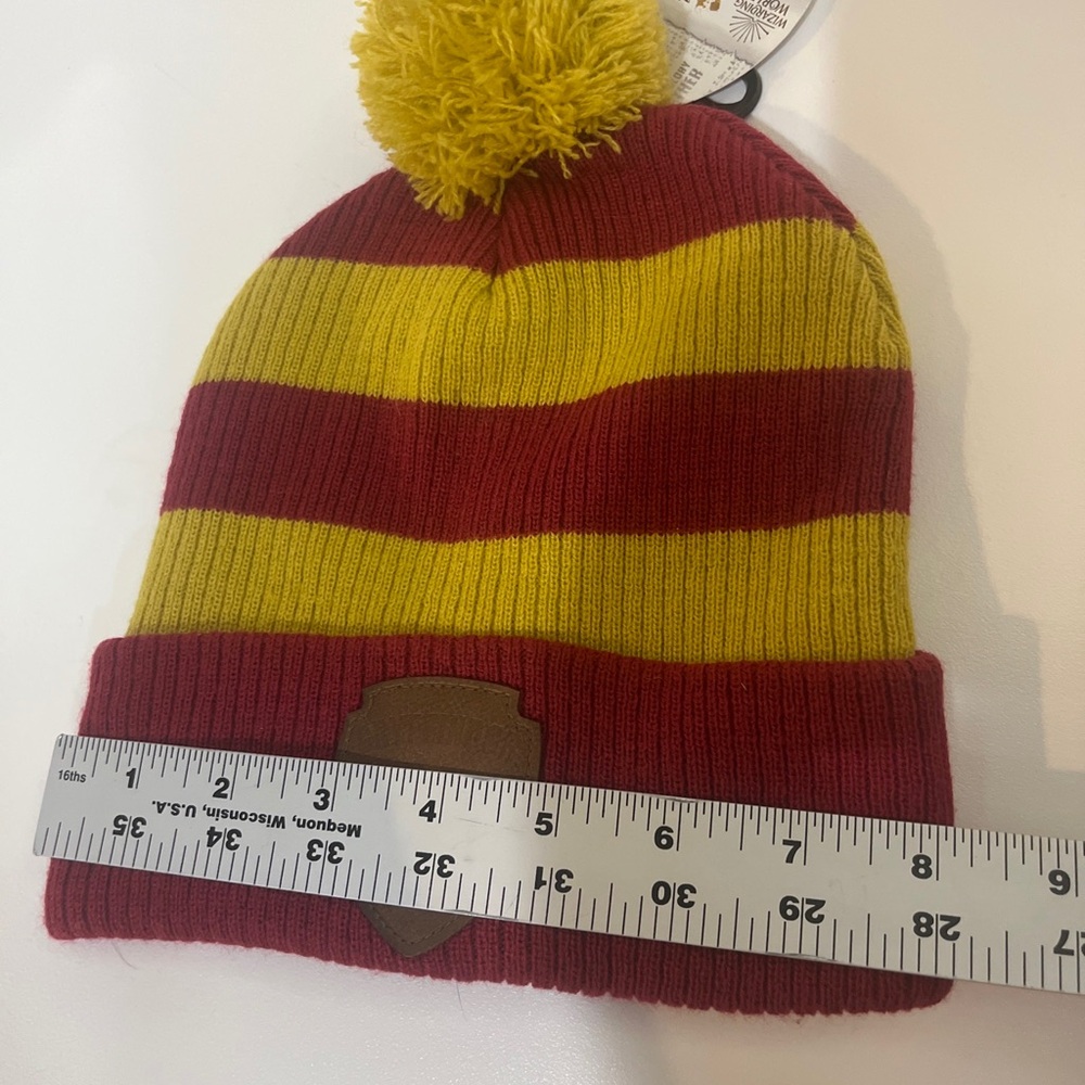 Harry Potter Gryffindor Logo Knit Cuff Pom Beanie Hat Cap Adult OSFM - Picture 8 of 10
